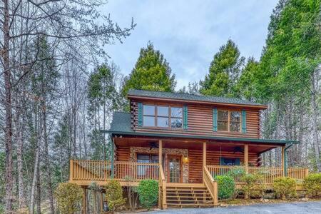 The Great Escape - Min From Parkway With Hot Tub Villa Gatlinburg Exterior photo