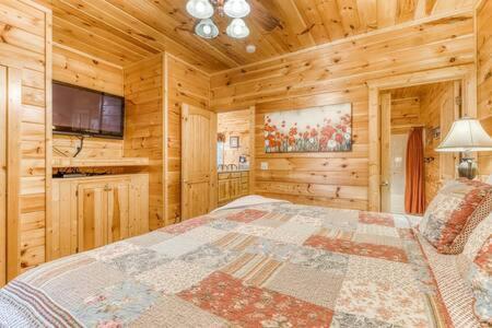 The Great Escape - Min From Parkway With Hot Tub Villa Gatlinburg Exterior photo