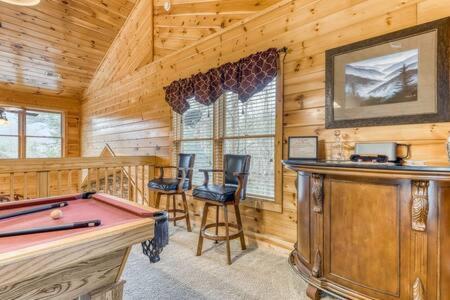 The Great Escape - Min From Parkway With Hot Tub Villa Gatlinburg Exterior photo